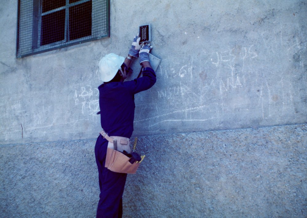 HEALTH AND SAFETY AT WORK : STAIRWAYS AND FACADES