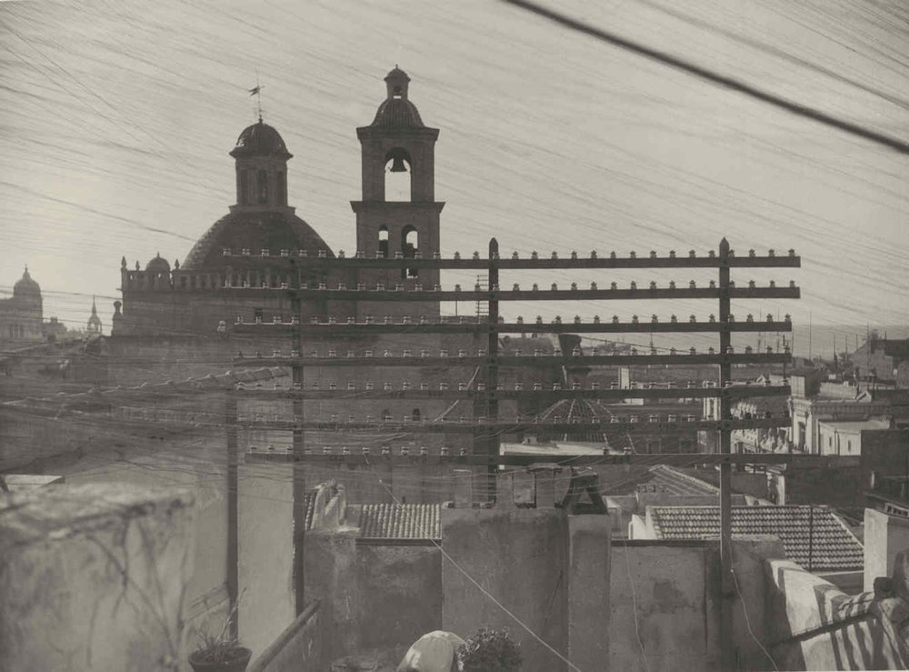 Detail of the aerial network near the Church of San Nicolás.