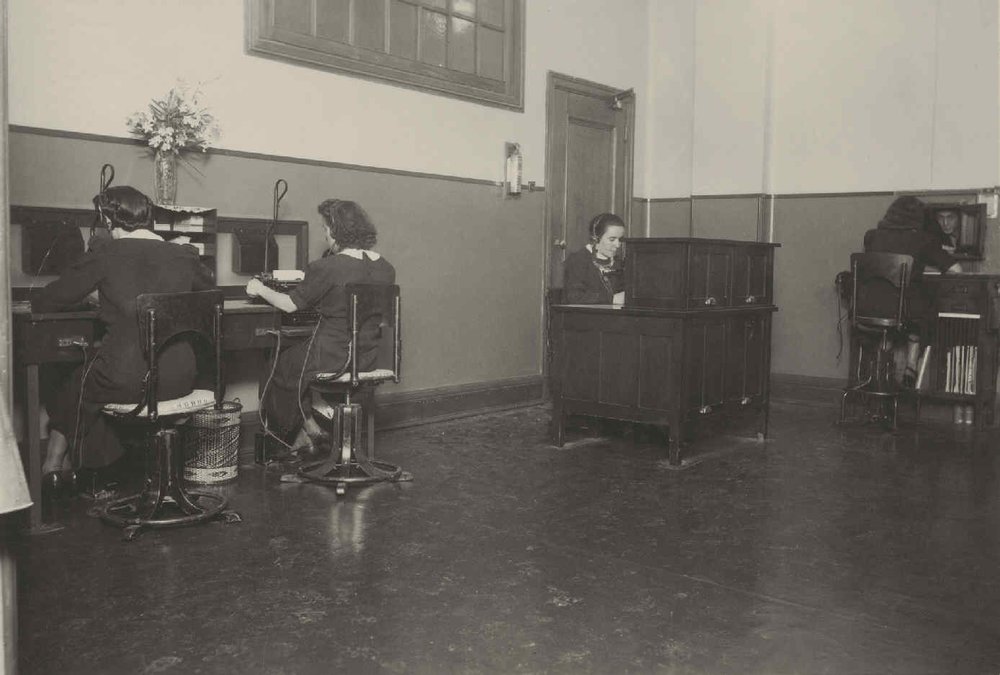 Logroño. Postcards. Spanish National Telephone Company. Boxes for receiving telephonemes, installed in September 1930.