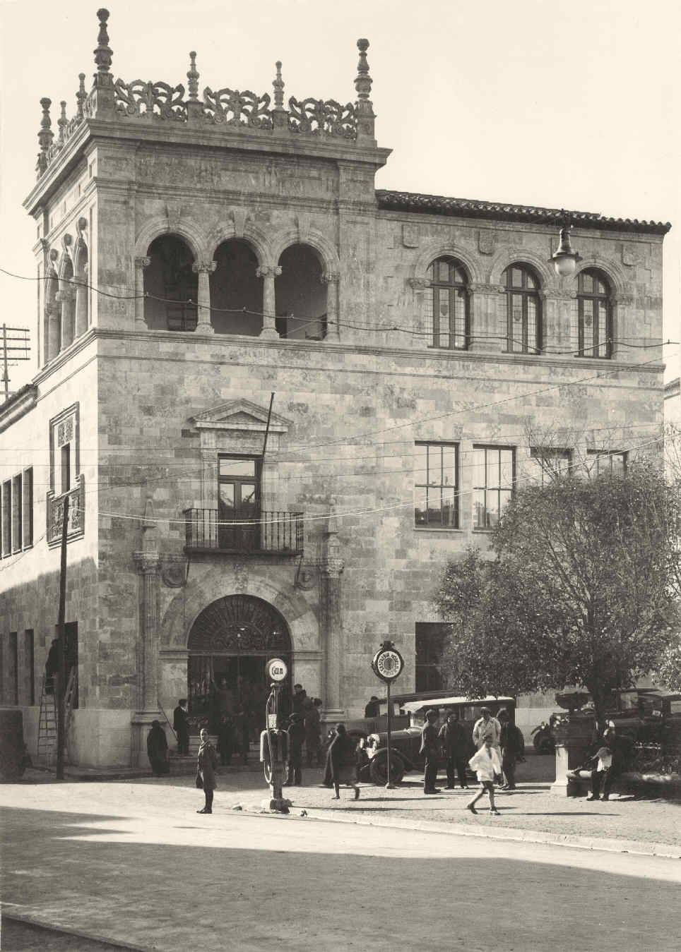 Salamanca. Calle de los Bandos. Edificio de la Compañía, con central automática, interurbana y oficinas. 