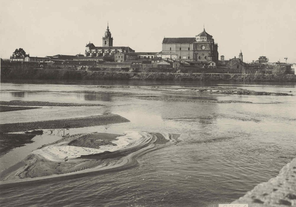 Talavera seen from the stone bridge.