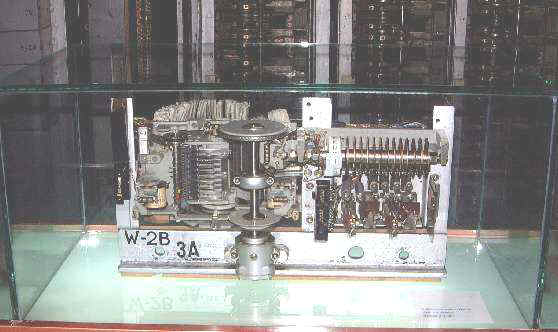 Selector del Sistema Rotary 7A-2. El sistema Rotary fue el utilizado por la Compañía Telefónica Nacional de España en las centrales de las grandes ciudades en España desde las primeras, construidas en los años 20, y hasta los años 90. Fue en 1996 el año en que la última central Rotary, situada en Valencia dejó de funcionar.