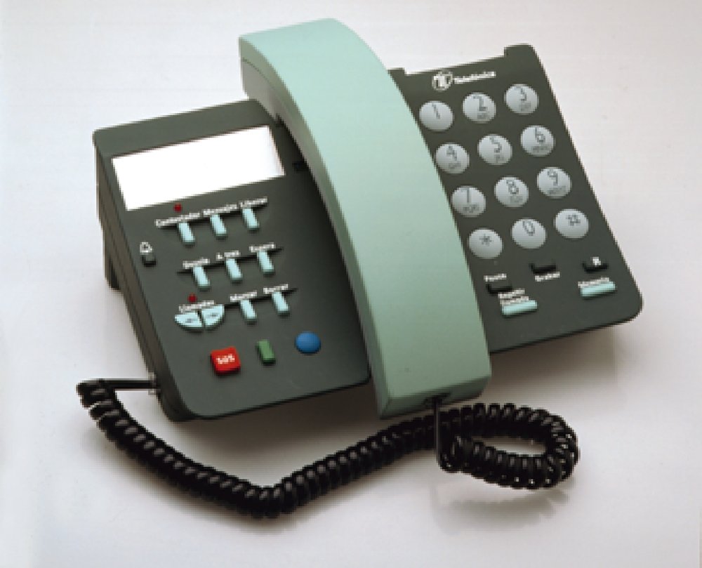 MARKETED SINCE OCTOBER 1999, THE 'DOMO' REACHED 3 MILLION UNITS INSTALLED IN SPAIN IN MARCH 2001 AND FROM THEN ON OFFERS FREE CALLER IDENTIFICATION.
