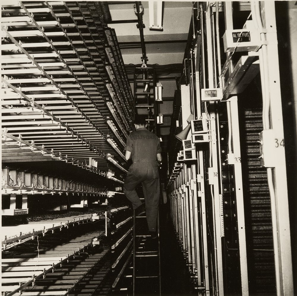 PARTIAL APPEARANCE OF THE MAIN DISTRIBUTION FRAME OF AN AUTOMATIC TELEPHONE EXCHANGE OF TELEFÓNICA