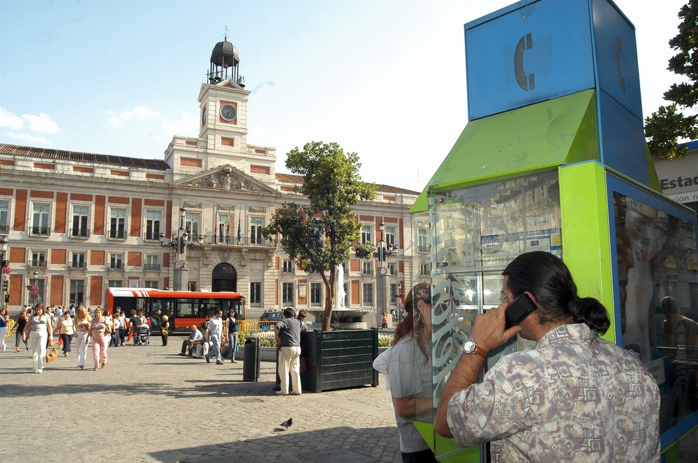 TELEPHONE BOOTH AT THE PUERTA DEL SOL (MADRID)