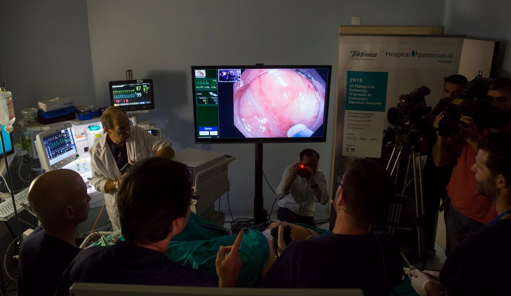 HOSPITAL QUIRÓNSALUD MÁLAGA AND TELEFÓNICA PRESENT THE FIRST 5G-BASED EXPERT ASSISTANCE SYSTEM FOR OPERATIONS WITH INTEGRATION OF MEDICAL DATA VIA AUGMENTED REALITY
