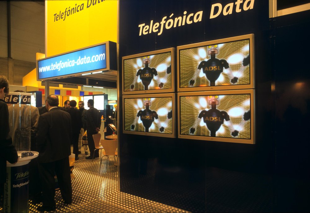 TELEFÓNICA DATA IS THE FIRST COMPANY TO OFFER ADSL INTERNET ACCESS IN SPAIN
