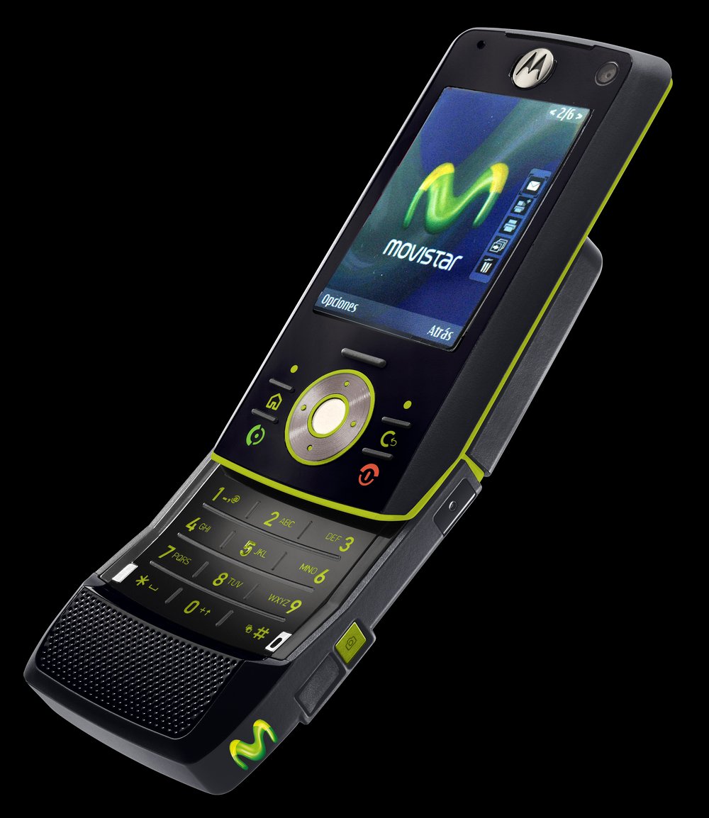 MOVISTAR OFFERS THE NEW MOTOROLA Z8, HSDPA PHONE, WITH BLUETOOTH 2.0 CONNECTIVITY AND CAPACITY THAT CAN BE EXPANDED UP TO 32 GB THROUGH MEMORY CARDS.