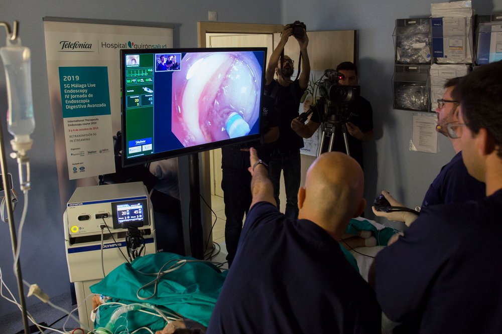 HOSPITAL QUIRÓNSALUD MÁLAGA AND TELEFÓNICA PRESENT THE FIRST 5G-BASED EXPERT ASSISTANCE SYSTEM FOR OPERATIONS WITH INTEGRATION OF MEDICAL DATA VIA AUGMENTED REALITY