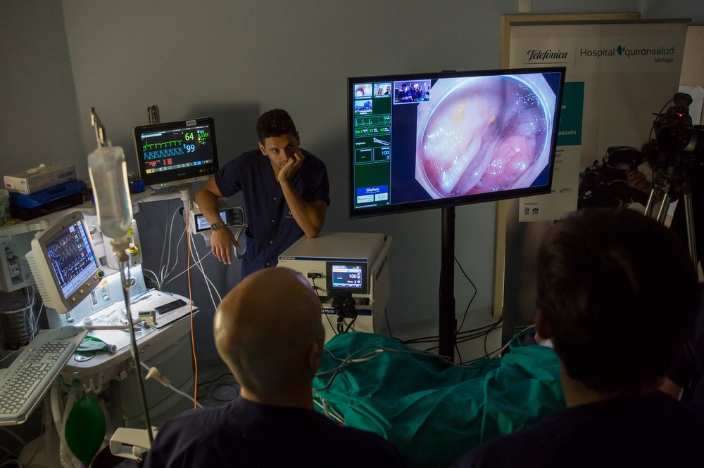 LOW LATENCY, VIDEO STREAMING AND AUGMENTED REALITY (AR) OFFERED BY 5G ENABLE REMOTE SURGICAL INTERVENTIONS