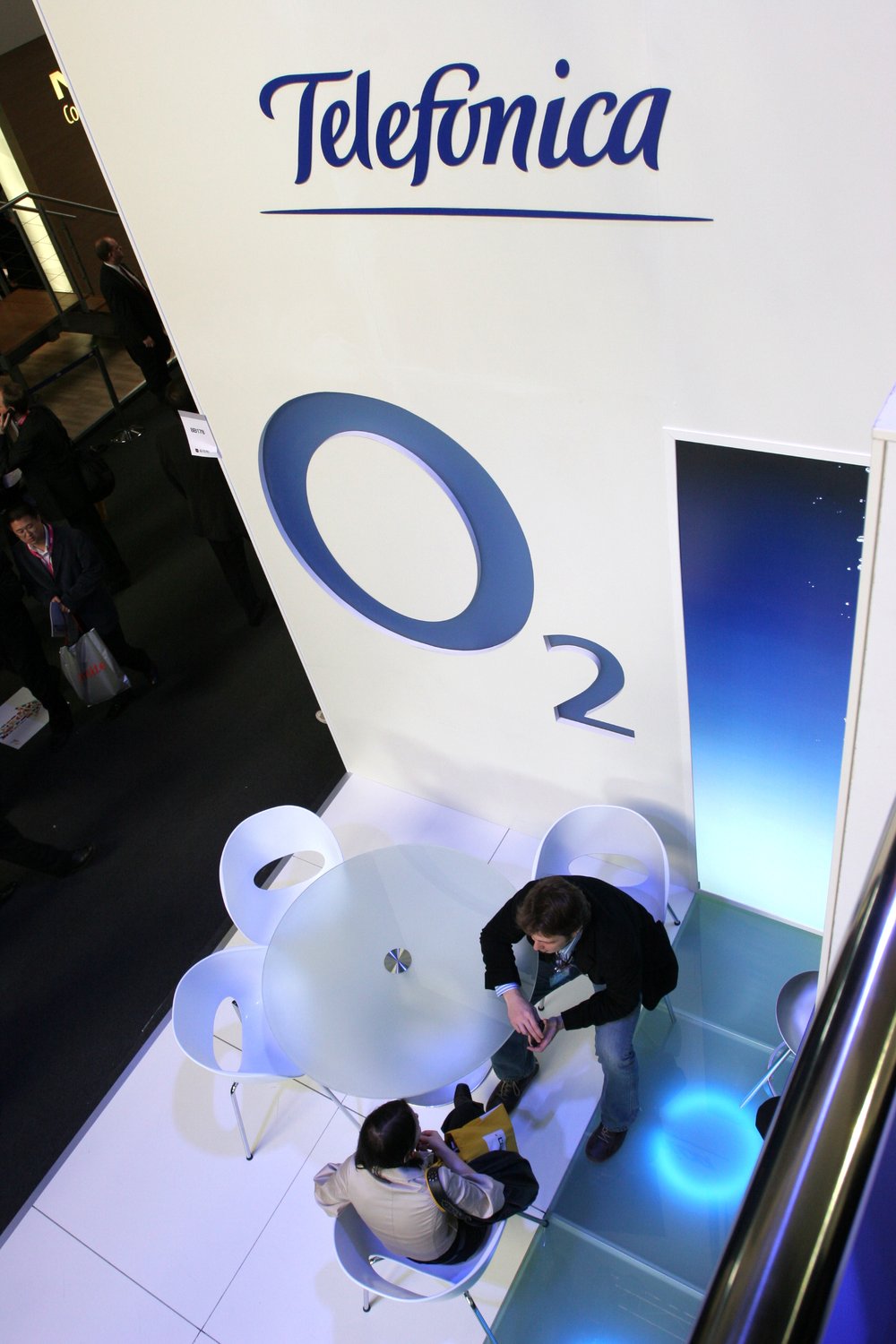 O2 PRESENTS AT 3GSM AMONG OTHER SERVICES: NEW STATE-OF-THE-ART HANDSETS WITH HDSPA 3.5G TECHNOLOGY AND BLUEBOOK, A SOLUTION FOR SECURELY STORING PHOTOS, MESSAGES AND CONTACTS.