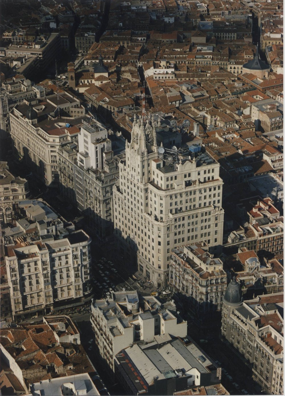 AERIAL VIEW OF GRAN VÍA IN MADRID WITH THE TELEPHONE HEADQUARTERS