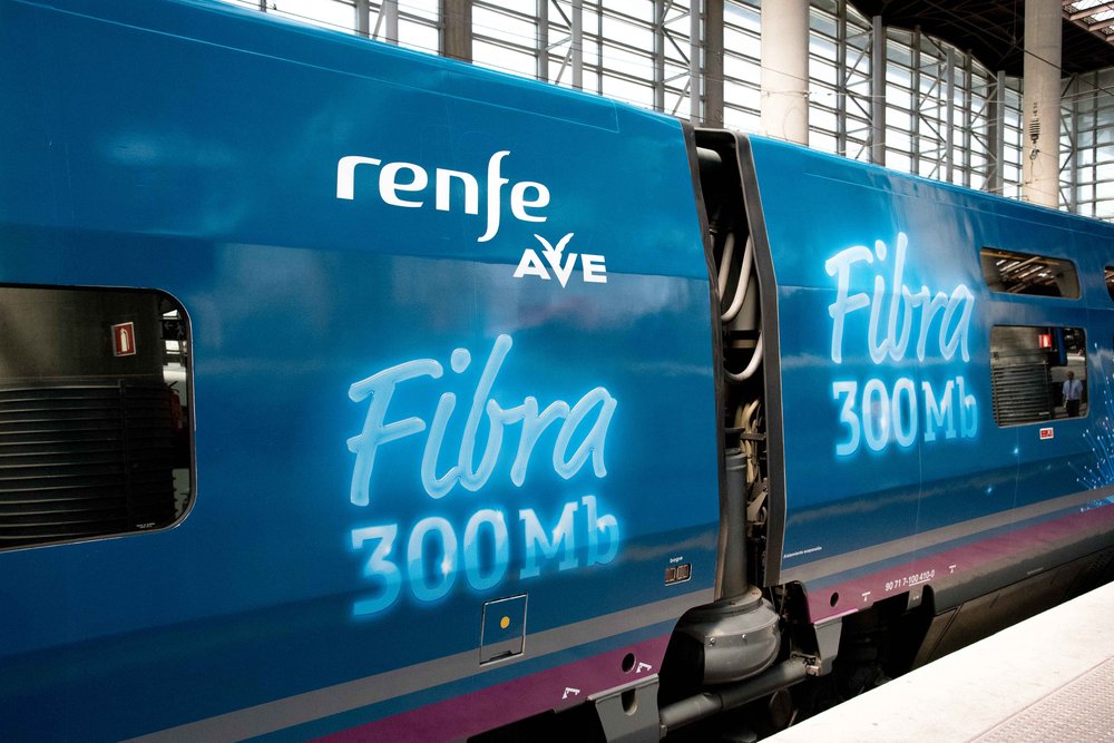 AVE TRAINS WITH MOVISTAR 300 MB SPEED PUBICITY