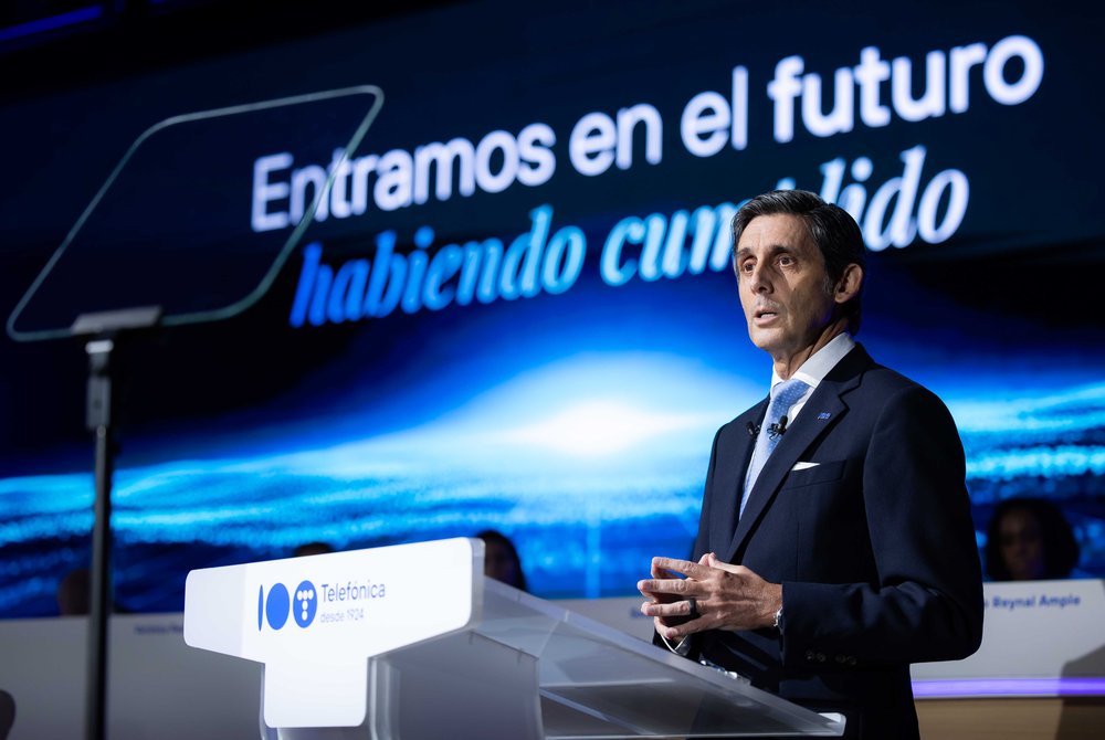 EL PRESIDENTE JOSÉ MARÍA ÁLVAREZ-PALLETE EN LA JUNTA DE ACCIONISTAS DEL AÑO DEL CENTENARIO DE LA COMPAÑÍA