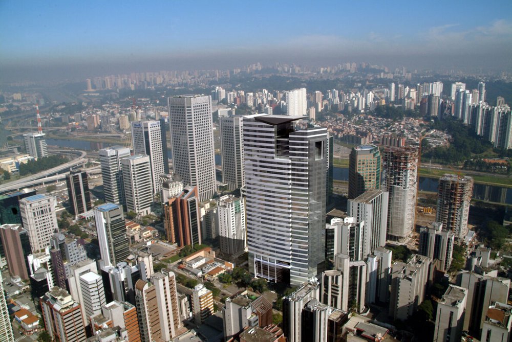 AERIAL VIEW OF THE CITY OF SAO PAULO (BRAZIL) WITH THE HEADQUARTERS OF TELEFÓNICA VIVO