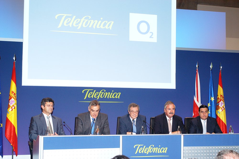 TELEFÓNICA BECOMES EUROPE'S THIRD LARGEST OPERATOR AFTER BUYING O2