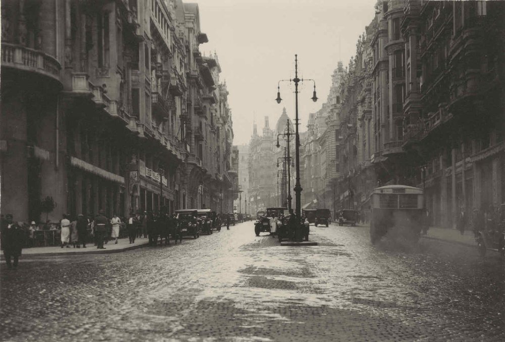 Madrid. The Gran Vía before the construction of the C.T.N.E. building.