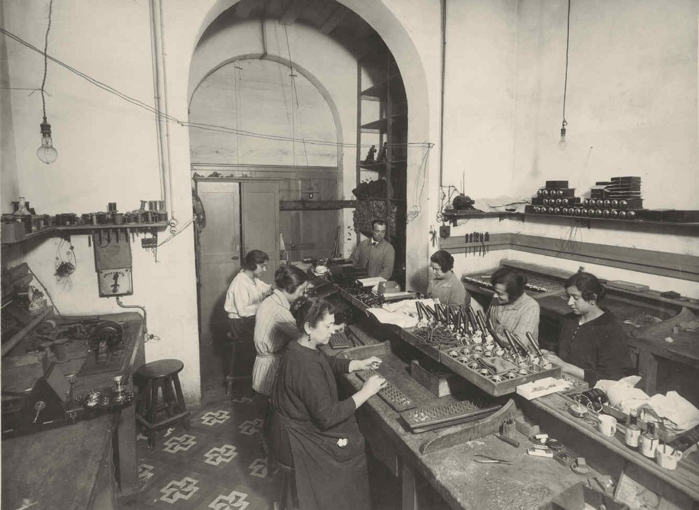 Barcelona. Workshops. Women have been replacing men during the war in many jobs and positions. Each of them has a thoroughness and patience that men lack. Their hands manage to do what they want