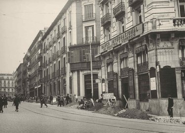 Madrid. Canalisation in Calle de Nicolás María Rivero.