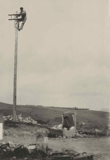 Último poste de la línea portuguesa en la frontera española.