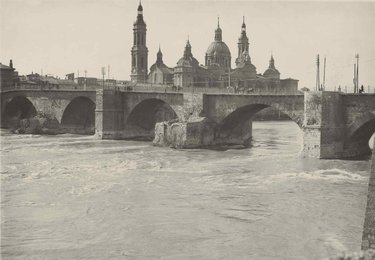 Zaragoza. The Ebro and the Pilar.