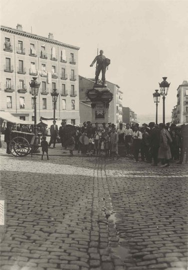 Statue of Cascorro. Madrid.