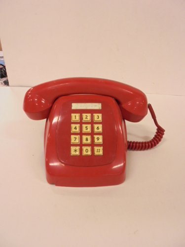 Heraldo keypad, decadic and desktop telephone. Telefónica began marketing the Heraldo model in 1963. However, it developed different models throughout its history. It became a popular model that was produced in different colours. It replaced the famous black Bakelite telephone installed until then by the company.