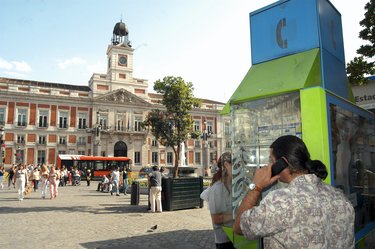 CABINA TELEFÓNICA EN LA PUERTA DEL SOL (MADRID)