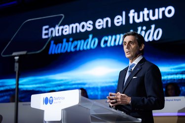 EL PRESIDENTE JOSÉ MARÍA ÁLVAREZ-PALLETE EN LA JUNTA DE ACCIONISTAS DEL AÑO DEL CENTENARIO DE LA COMPAÑÍA