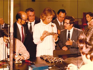 QUEEN SOFIA VISITS ONE OF THE COMPANY'S FACTORIES AS A SHOW OF SUPPORT FOR THE IMPORTANT ROLE OF TELECOMMUNICATIONS IN ECONOMIC AND SOCIAL DEVELOPMENT